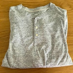 Men’s gently worn quarter button up long sleeve shirt